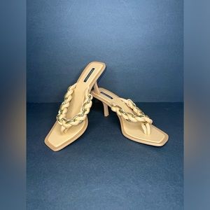 $220 BCBG Max Azria Mistia Braided Chain Heeled Leather Sandal Shoes Sz 9.5